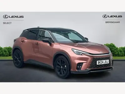 Used Lexus LBX 136 HP (100 kW) 2024 Multicoloured SUV