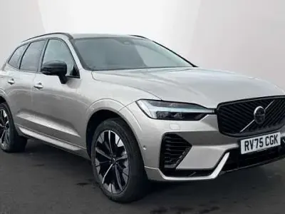 Begagnad Volvo XC60 Ultra 449 HK (330 kW) 2025 Guld SUV