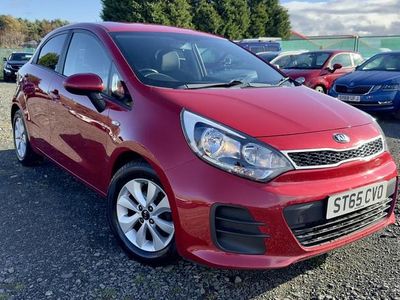 Used Kia Rio 2015 Red Hatchback