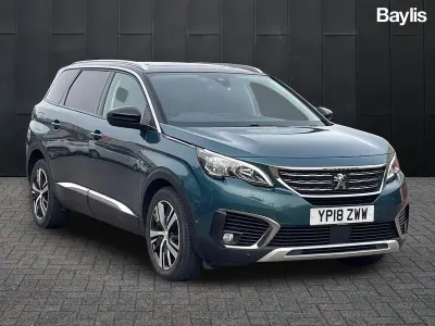 Used Peugeot 5008 Allure 130 HP (95 kW) 2018 Green Hatchback