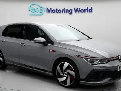 Usado VW Golf VIII GTI 300 CV (220 kW) 2024 Utilitario
