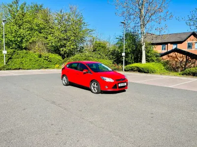 Used Ford Focus Titanium X 115 HP (84 kW) 2014 Red Hatchback