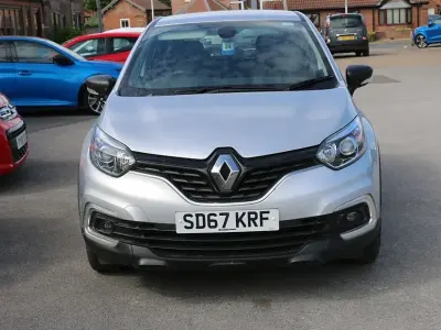 Used Renault Captur Dynamique 90 HP (66 kW) 2017 Silver SUV