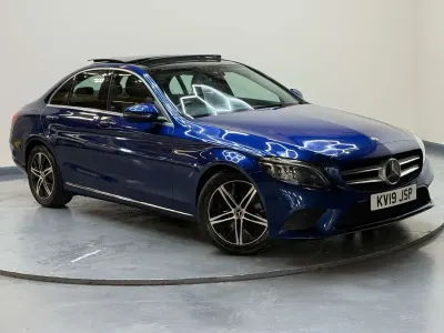Używany Mercedes C220 Premium Plus 194 KM (142 kW) 2019 Niebieski Sedan/Limuzyna