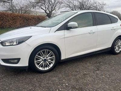 Used Ford Focus Zetec 120 HP (88 kW) 2017 White Hatchback