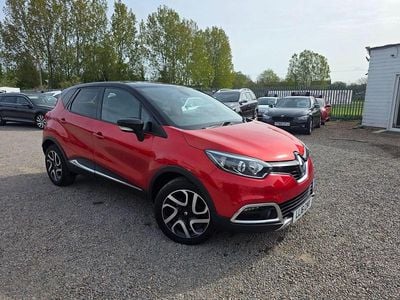 Usado Renault Captur Signature 90 HP (66 kW) 2016 Vermelho SUV