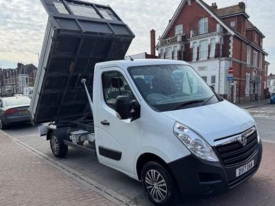 Used Vauxhall Movano 125 HP (91 kW) 2017 White MPV