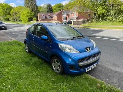Usata Peugeot 107 68 CV (50 kW) 2009 Blu Utilitaria
