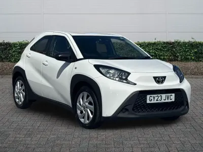 Used Toyota Aygo X PURE 72 HP (52 kW) 2023 White SUV