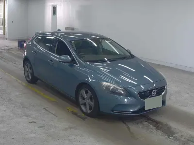 Begagnad Volvo V40 SE Lux 180 HK (132 kW) 2013 Halvkombi
