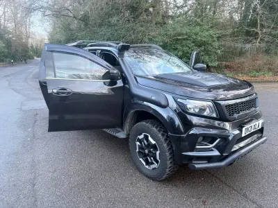Usado Nissan Navara Tekna 190 CV (139 kW) 2021 Negro Pickup/Camioneta