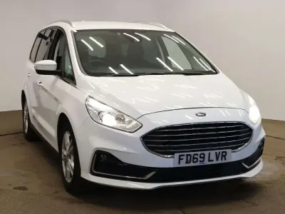 Begagnad Ford Galaxy Titanium 150 HK (110 kW) 2019 Vit Minibuss