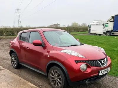 Używany Nissan Juke Tekna 110 KM (80 kW) 2014 Czerwony SUV