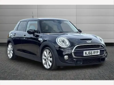 Usado Mini Cooper S Hatch 170 HP (125 kW) 2016 Preto Citadino
