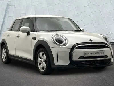 Used Mini Cooper Classic 134 HP (98 kW) 2024 White Hatchback