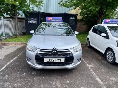 Usado Citroën DS4 115 CV (84 kW) 2012 Plateado Utilitario