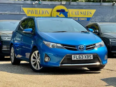 Used Toyota Auris Hybrid