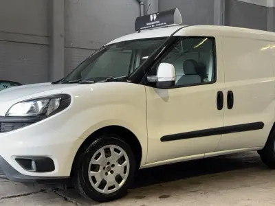 Używany Fiat Doblò 95 KM (69 kW) 2021 Biały Minivan
