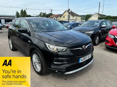 Used Vauxhall Grandland X Business Edition 130 HP (95 kW) 2019 Black SUV
