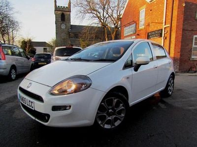 Used Fiat Punto Easy Plus 77 HP (56 kW) 2016 White Hatchback