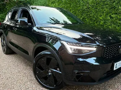 New Volvo XC40 Ultra 197 HP (144 kW) 2025 Black SUV
