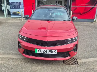 Used Vauxhall Astra Ultimate 113 kW (154 HP) 2024 Red Estate