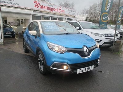 Used Renault Captur Dynamique 90 HP (66 kW) 2015 Blue/cream SUV