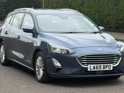 Begagnad Ford Focus Titanium 125 HK (91 kW) 2019 Blå Kombi