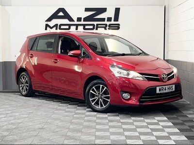 Used Toyota Verso 112 HP (82 kW) 2014 Red MPV
