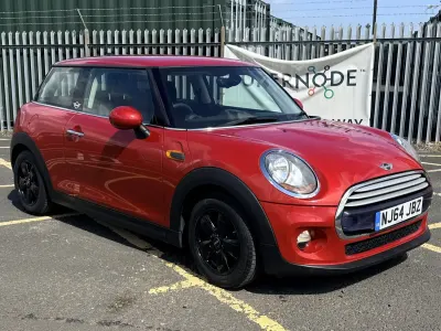 Used Mini Cooper Hatch 136 HP (100 kW) 2014 Red Hatchback