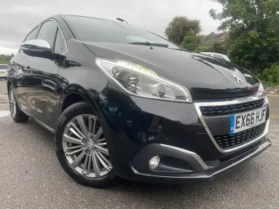 Used Peugeot 208 Allure 110 HP (80 kW) 2016 Black Hatchback