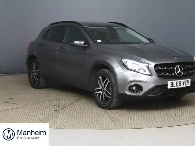 Usado Mercedes GLA180 Urban 122 HP (89 kW) 2018 Cinzento SUV