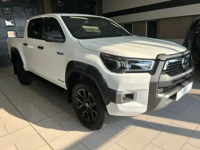 Used Toyota HiLux 204 HP (150 kW) 2023 White Pickup