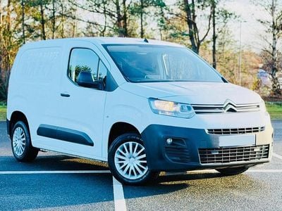 Used Citroën Berlingo Start 75 HP (55 kW) 2020 White MPV
