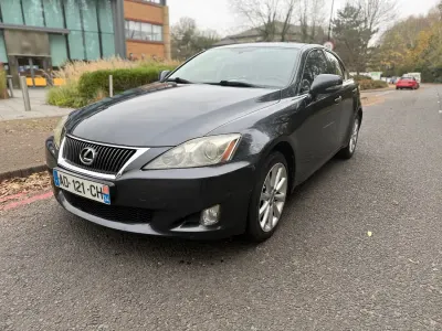 Usado Lexus IS220d 2009 Gris Berlina