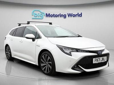 Used Toyota Corolla Design 184 HP (135 kW) 2021 White Estate