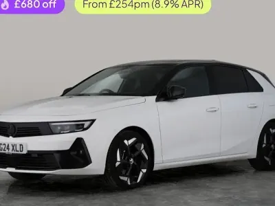Used Vauxhall Astra GSe 224 HP (164 kW) 2023 White Hatchback
