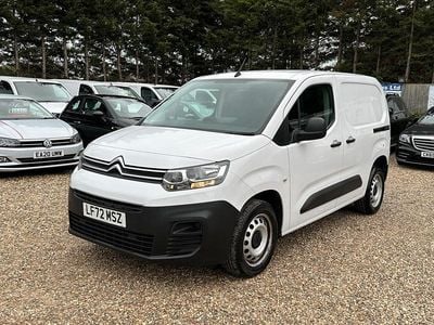 Used Citroën Berlingo 100 HP (73 kW) 2023 White MPV