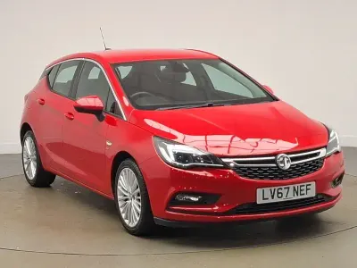 Used Vauxhall Astra Elite 150 HP (110 kW) 2018 Red Hatchback