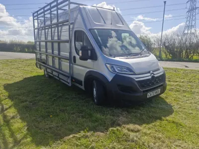 Usado Citroën Relay 140 HP (102 kW) 2021 Prateado Van