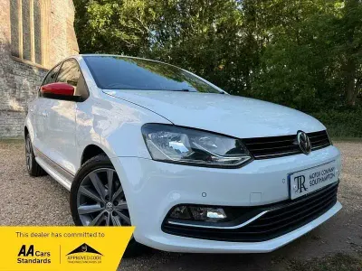 Usado VW Polo Beats 60 CV (44 kW) 2017 Blanco Utilitario