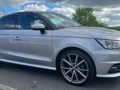 Begagnad Audi A1 Sportback Black Edition 2017 Silver Halvkombi