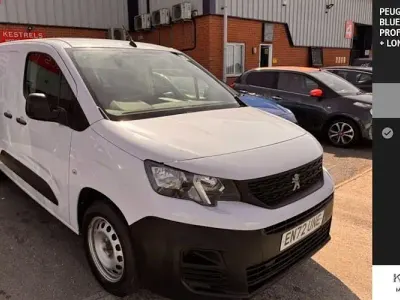 Used Peugeot Partner Premium 102 HP (75 kW) 2023 White MPV