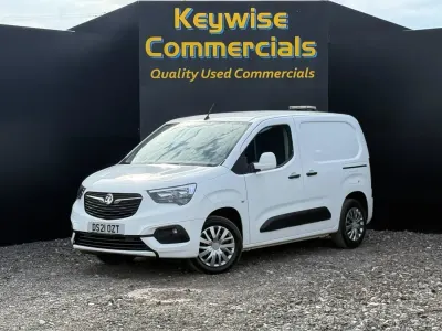Używany Vauxhall Combo Sportive 100 KM (73 kW) 2021 Biały Minivan