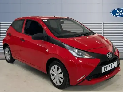 Used Toyota Aygo 69 HP (50 kW) 2017 Red Hatchback