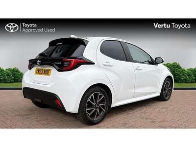 Used Toyota Yaris Hybrid Design 116 HP (85 kW) 2023 White Hatchback