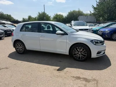 Used VW Golf VII SE 2018 White Hatchback