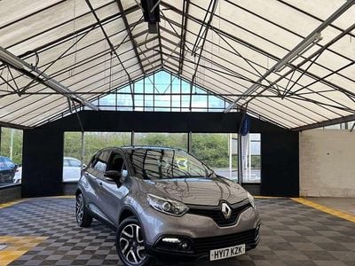 Used Renault Captur Dynamique 90 HP (66 kW) 2017 Grey and black SUV