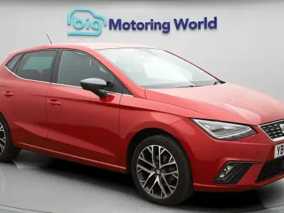 Begagnad Seat Ibiza XCELLENCE 110 HK (80 kW) 2023 Röd Halvkombi