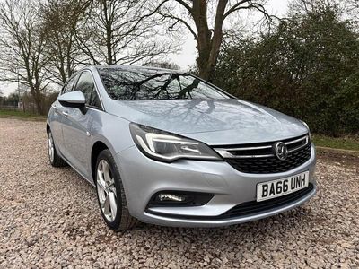 Used Vauxhall Astra SRi 100 HP (73 kW) 2017 Silver Hatchback